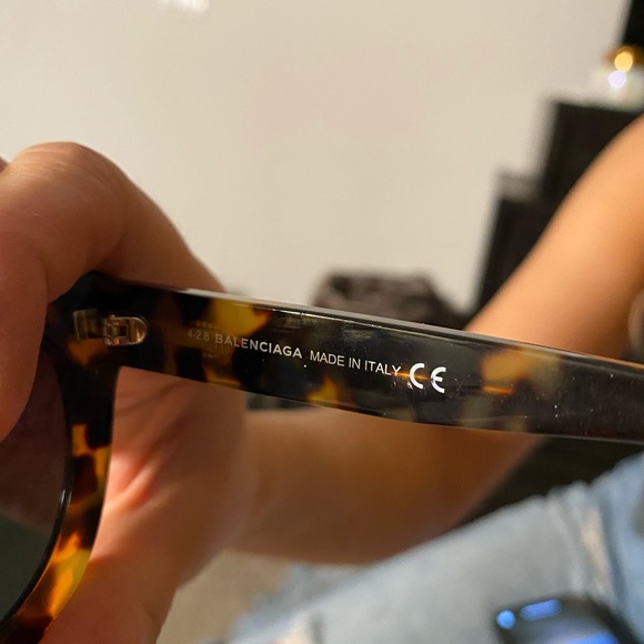 COPY - Balenciaga Sunglasses - Picture 5 of 6
